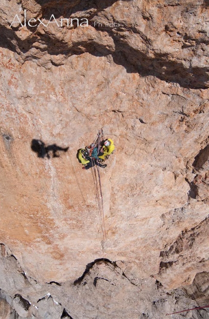 AlexAnna - Punta Penia - Marmolada - Rolando Larcher in action on AlexAnna 8a+ max / 7a+ obl.