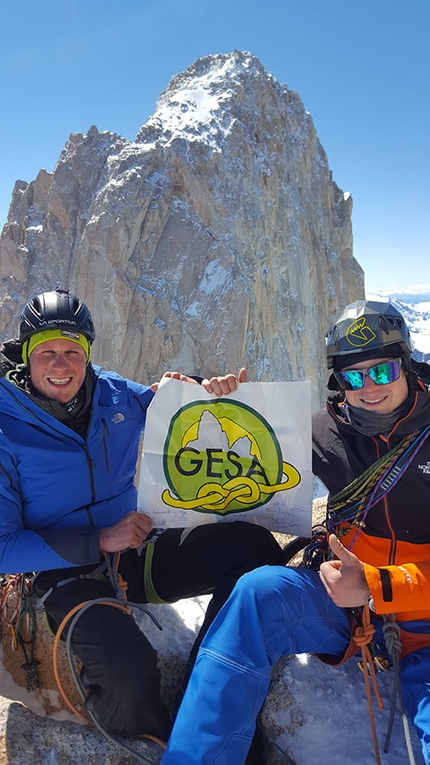 Patagonia, Marco Lacchini, Matteo Castelli, Francesco Fumagalli, Tommy Lamantia - Patagonia 2019: in vetta al Aguja Poincenot, dopo aver salito la via Whillans - Cochrane