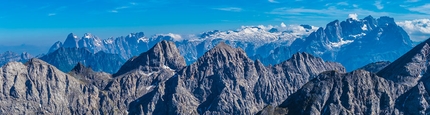 Marmolada, Dolomites, Scacciadiavoli, Rolando Larcher, Geremia Vergoni - Rolando Larcher and Geremia Vergoni climbing their Scacciadiavoli, Piz Serauta, Marmolada, Dolomites