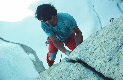 Marco Pedrini, Cerro Torre - Marco Pedrini nel 1985 sul Cerro Torre, salita in solitaria lungo la Via del Compressore il 26/11/1985. Le foto sono state scattate alcune giorni più tardi da Fulvio Mariani durante le riprese del film  Cumbre, sfida solitaria al Grido di Pietra