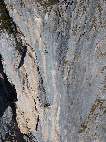 Sasso di Selvapiana, Val Comelico, Dolomiti - Christian Casanova e Lorenzo Zanella sull'ultimo tiro della loro via D.O.C.G. sul Sasso di Selvapiana in Val Comelico, Dolomiti