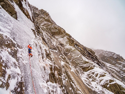 Dani Arnold, Schöllenenschlucht - Dani Arnold making the first ascent of Uristier Schöllenen (WI6+/M8) in the Schöllenen Gorge, Switzerland with Martin Echser.