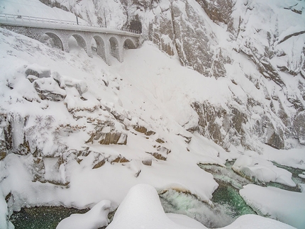 Dani Arnold, Schöllenenschlucht - The Schöllenen Gorge in Switzerland