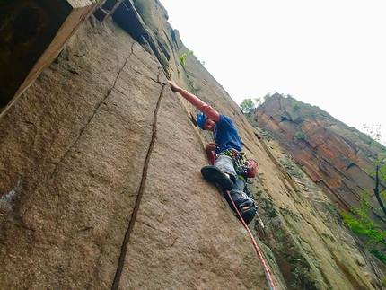 Anrainerproblem, arrampicata in fessura alle porte di Bolzano