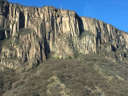 Pareti di Monticolo, Bolzano - Pareti di Monticolo vicino a Bolzano che ospita le vie di arrampicata trad Cojote e Anrainerproblem