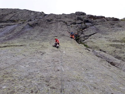 Valle di Daone arrampicata - Durante l'apertura di Due Neuroni e una Sinapsi sulla Cima Breguzzo in Valle di Daone