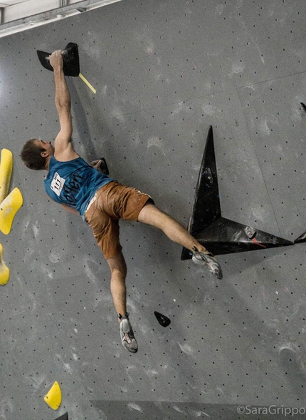 Campionato Italiano Boulder - Matteo Manzoni al Campionato Italiano Boulder 2019