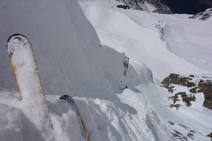 Cima Scarpacò, Adamello, Presanella, Luca Dallavalle, Roberto Dallavalle - Luca Dallavalle e Roberto Dallavalle durante la discesa della parete nordovest di Cima Scarpacò (Adamello-Presanella) il 22/04/2019