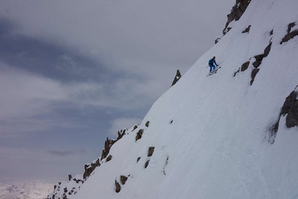 Cima Scarpacò, Adamello, Presanella, Luca Dallavalle, Roberto Dallavalle - Luca Dallavalle e Roberto Dallavalle durante la discesa della parete nordovest di Cima Scarpacò (Adamello-Presanella) il 22/04/2019