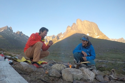 Ulamertorsuaq Greenland, Vinicius Todero, Marcos Costa - Ulamertorsuaq in Greenland: Marcos Costa and Vinicius Todero at base camp