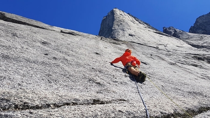 Brazilians blaze big new climb up Ulamertorsuaq in Greenland