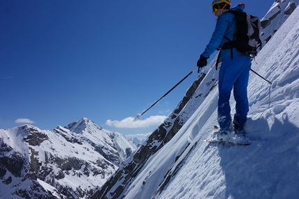 Cima di Bon, Adamello Presanella - Roberto Dallavalle making the descent of the NE Face of Cima di Bon (Adamello-Presanella) on 20/04/2019