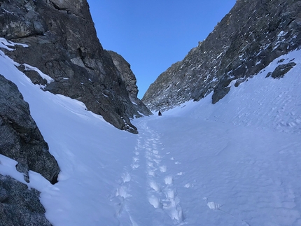 Punta dell’Orco, Adamello, Alessandro Beber, Claudio Lanzafame, Marco Maganzini - Climbing up Canale dell’Orco on Punta dell’Orco above Val Genova in the Adamello group (Alessandro Beber, Claudio Lanzafame, Marco Maganzini 22/03/2019)