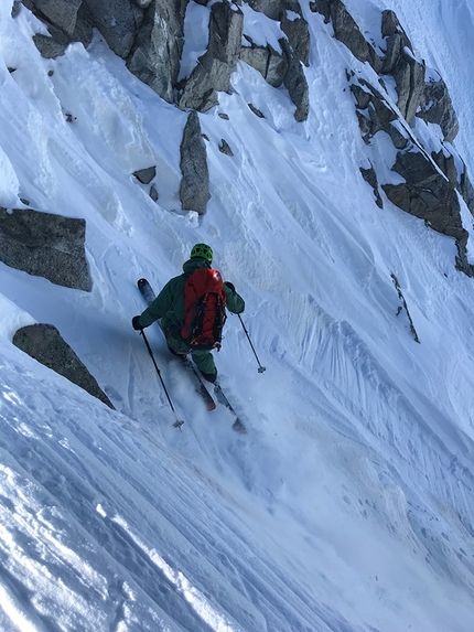 Punta dell’Orco, Adamello, Alessandro Beber, Claudio Lanzafame, Marco Maganzini - Sciando il Canale dell’Orco alla Punta dell’Orco sopra Val Genova nel Gruppo dell’Adamello (Alessandro Beber, Claudio Lanzafame, Marco Maganzini 22/03/2019)