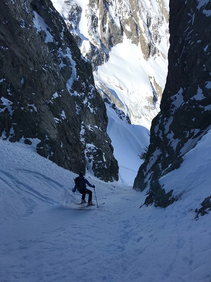 Punta dell’Orco, Adamello, Alessandro Beber, Claudio Lanzafame, Marco Maganzini - Skiing down Canale dell’Orco on Punta dell’Orco above Val Genova in the Adamello group (Alessandro Beber, Claudio Lanzafame, Marco Maganzini 22/03/2019)