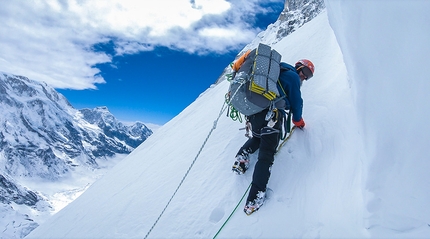 Jannu East Face, Dmitry Golovchenko, Sergey Nilov, Unfinished Sympathy - Jannu East Face: Sergey Nilov after the icefall, at 6200m circa