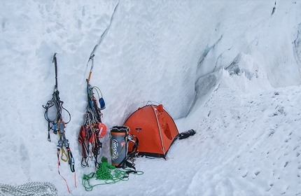 Jannu East Face, Dmitry Golovchenko, Sergey Nilov, Unfinished Sympathy - Jannu East Face: the bivy used by Dmitry Golovchenko and Sergey Nilov on 18 March 2019