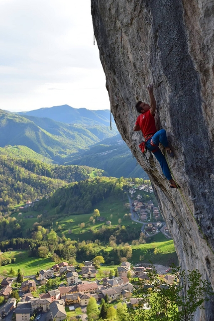 Luca Bana chiude Goldrake 9a+ a Cornalba