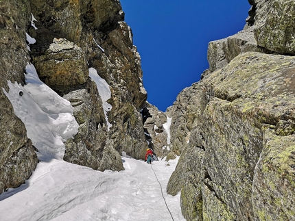 Piz Buin, Silvretta: Tito Arosio e Rosa Morotti tracciano una nuova via sulla est