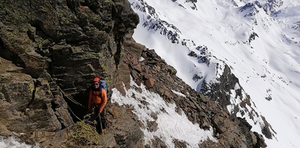 Piz Buin Silvretta - Piz Buin parete est: Rosa Morotti durante l'apertura della nuova via con Tito Arosio il 31/03/2019)