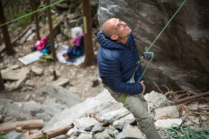 Enrico Baistrocchi, Giappone - Arrampicata in Giappone: Enrico Baistrocchi facendo sicura