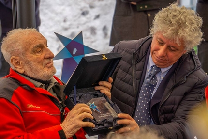 Trento Film Festival 2019 - Cesare Maestri, presidente delle guide alpine di Madonna di Campiglio e socio onorario del Trento Film Festival riceve la Genziana alla Carriera del Trento Film Festival 2019