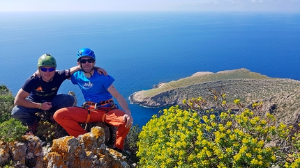Isola di Marettimo, Isole Egadi - Marco Benedetto e Filip Babicz in cima alla loro Sostanza dei Sogni, Bonagia, Isola di Marettimo, Isole Egadi