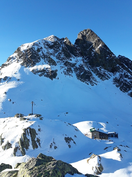 Cima Varrone delle Vacche, Alpi Orobie - Via Merry Christmas alla Cima Varrone delle Vacche, Orobie Valtellinesi  (Cristian Candiotto, Enea Montoli 6/12/2018)