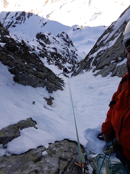 Cima Varrone delle Vacche, Alpi Orobie - Via Merry Christmas alla Cima Varrone delle Vacche, Orobie Valtellinesi  (Cristian Candiotto, Enea Montoli 6/12/2018)