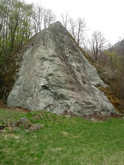 Chiandusseglio, Valle di Viù, Valli di Lanzo, Andrea Bosticco - Rocca della Madonnina at Chiandusseglio: the crag completely brushed