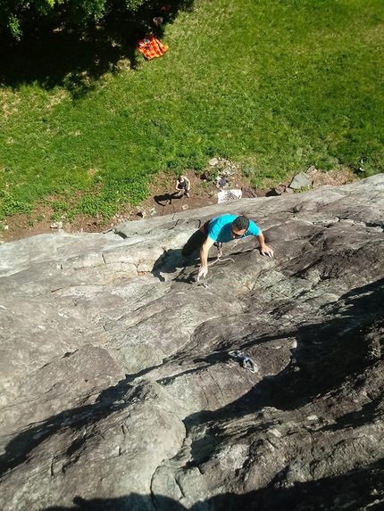 Chiandusseglio, Valle di Viù, Valli di Lanzo, Andrea Bosticco - Rocca della Madonnina a Chiandusseglio: Davide Fissolo su Leda