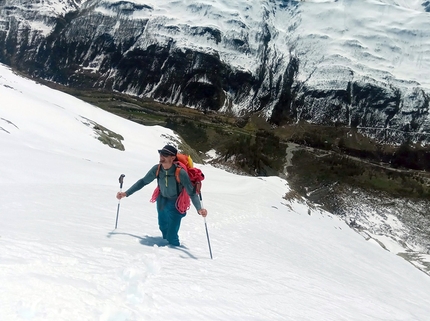 Grandes Jorasses, Monte Bianco, Enrico Bonino, Jon Bracey - Jon Bracey prima dell'apertura della via Bonino - Bracey, Grandes Jorasses versante sud, massiccio del Monte Bianco (4-15/5/2019)