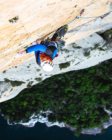 Mont Rebei, Spain, Siebe Vanhee, Roger Molina, Jorge Solórzano - Siebe Vanhee making the first ascent of Sense retorn - No turning back up Pared de Catalunya at Mont Rebei in Spain