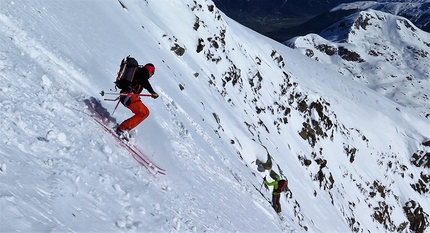 Piz Morteratsch - Durante la prima discesa in sci della parete ENE di Piz Morteratsch (Saro Costa, Davide Terraneo, Mattia Varchetti 23/05/2019)