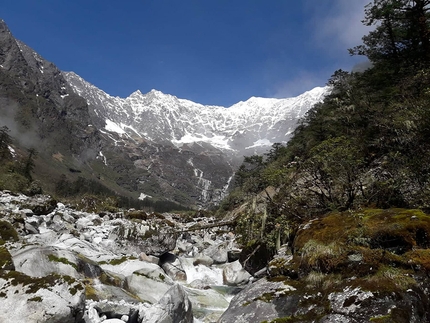 Tomas Franchini completes solo ascent of Lamo She in China