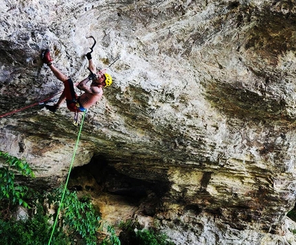 Gabriele Bagnoli - Gabriele Bagnoli il 22 maggio 2019 sul D15 Uragano Dorato nella falesia di dry tooling Bus del Quai ad Iseo