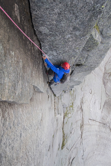 Lofoten Norvegia - The Human Timeline, East Face of Stamprevtinden South Peak, Lofoten, Norvegia (Bernat Bilarrassa, Gerber Cucurell, Jordi Esteve 25/05/2019)