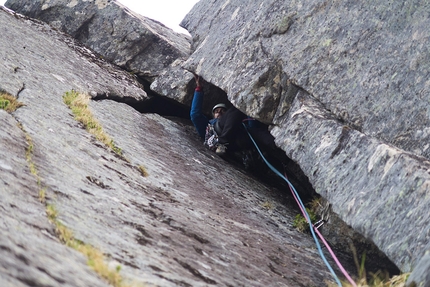 Lofoten Norvegia - The Human Timeline, East Face of Stamprevtinden South Peak, Lofoten, Norvegia (Bernat Bilarrassa, Gerber Cucurell, Jordi Esteve 25/05/2019)