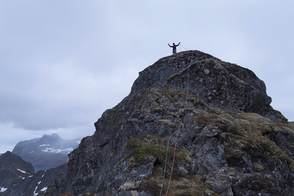 Lofoten Norway - The Human Timeline, East Face of Stamprevtinden South Peak, Lofoten Islands, Norway (Bernat Bilarrassa, Gerber Cucurell, Jordi Esteve 25/05/2019)