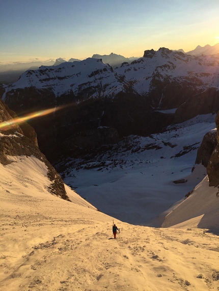 Gran Vernel, Dolomiti - Gran Vernel, Dolomiti: Lorenzo Battisti sale la parete NE all'alba