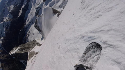 Gran Vernel, Dolomiti - Gran Vernel, Dolomiti: Maurizio Davarda e Alberto Valeruz durante la prima discesa in snowboard il 01/06/2019 