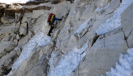 Chamlang Nepal, Márek Holeček, Zdeněk Hák - Chamlang parete nordovest: Zdeněk Hák durante l'apertura di UFO Line