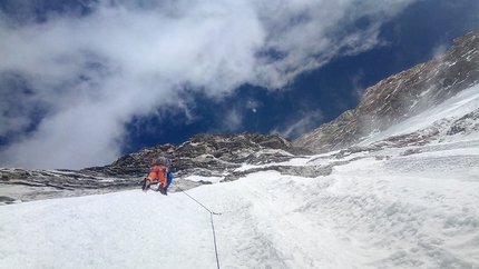 Chamlang Nepal, Márek Holeček, Zdeněk Hák - Márek Holeček sale la parete nordovest di Chamlang in Nepal, maggio 2019