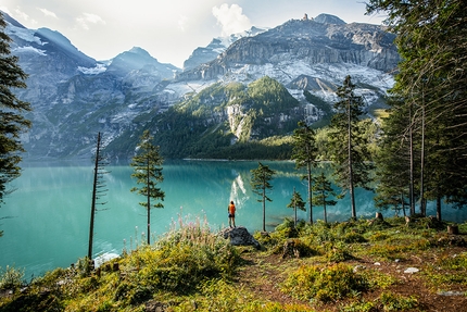 Svizzera a piedi - Svizzera a piedi sulla Via Alpina: 14° tappa, Kandersteg - Adelboden. La mattina presto al lago Oeschinensee