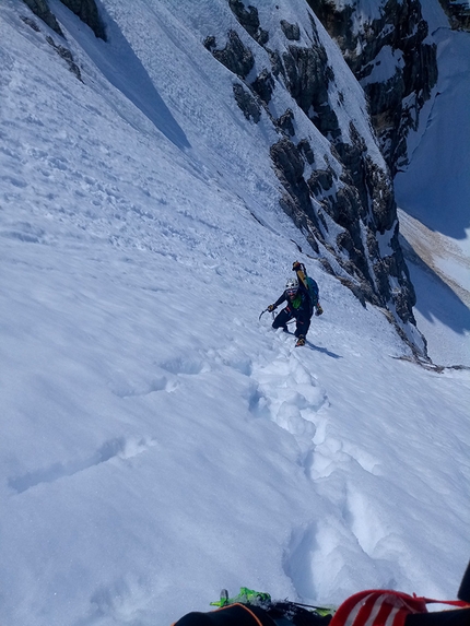 Cima De Falkner Sorapiss, Dolomiti - Durante la discesa della Cima De Falkner, Sorapiss, Dolomiti (Francesco Vascellari, Marco Gasperin, Davide D’Alpaos 05/06/2019)