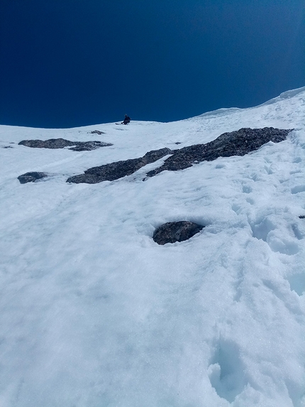 Cima De Falkner Sorapiss, Dolomiti - Durante la discesa della Cima De Falkner, Sorapiss, Dolomiti (Francesco Vascellari, Marco Gasperin, Davide D’Alpaos 05/06/2019)