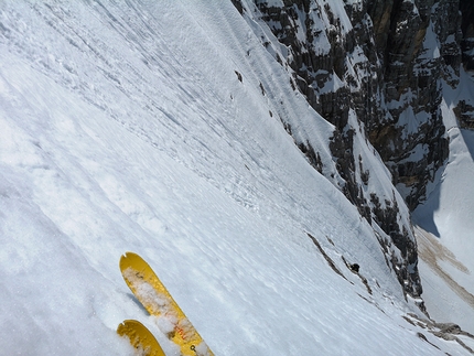 Cima De Falkner Sorapiss, Dolomiti - Durante la discesa della Cima De Falkner, Sorapiss, Dolomiti (Francesco Vascellari, Marco Gasperin, Davide D’Alpaos 05/06/2019)