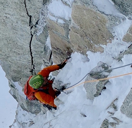 Grand Flambeau Monte Bianco, Ezio Marlier  - Alberto Corbella sul Grand Flambeau (Monte Bianco) durante l'apertura di Koala Pirla insieme a Ezio Marlier