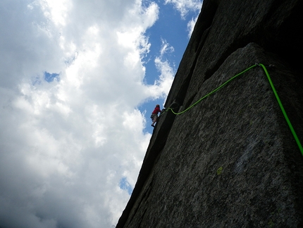 Valle Orco arrampicata - Fessura della Disperazione al Sergent in Valle dell'Orco