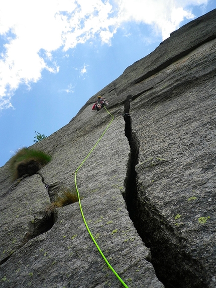 Valle Orco arrampicata - Fessura della Disperazione al Sergent in Valle dell'Orco